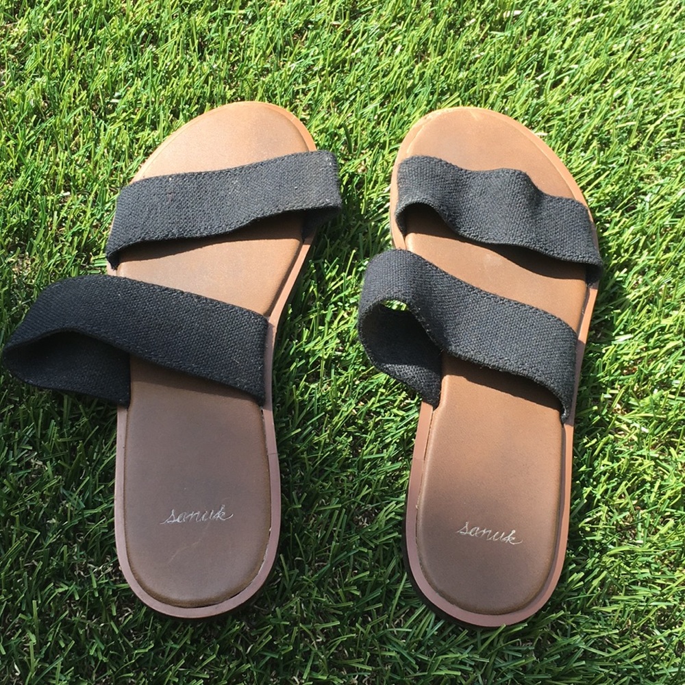 Sanuk slides